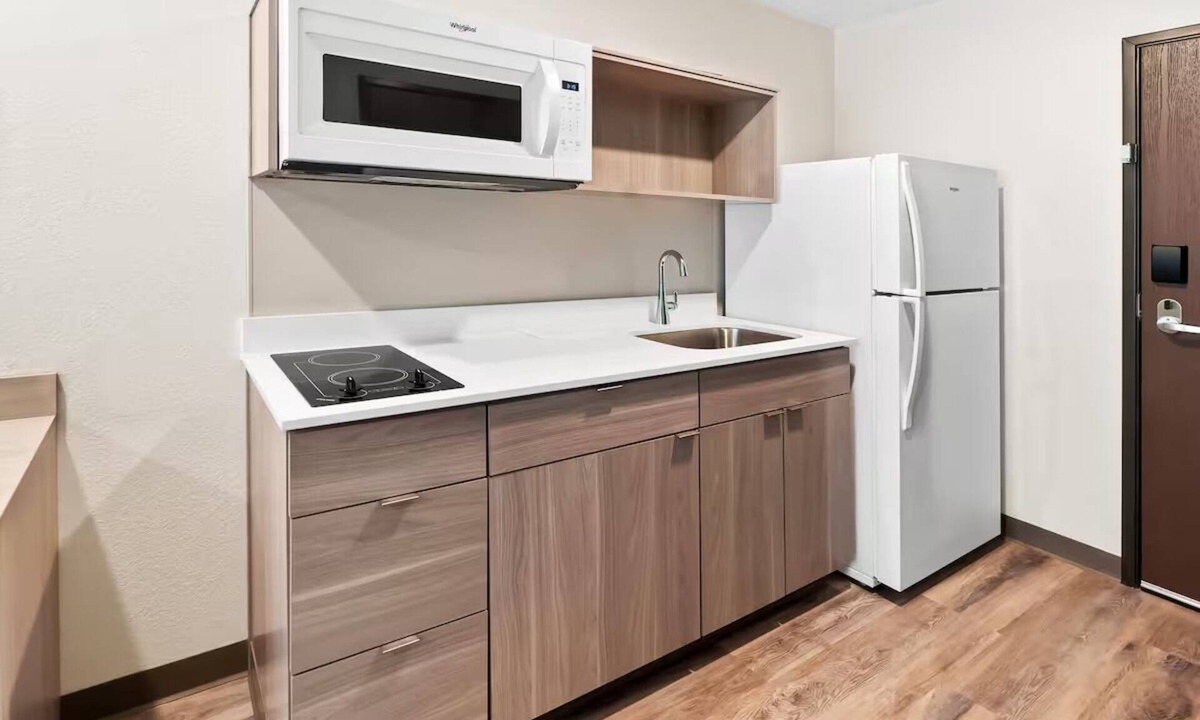 Greenville Hotel | 2 Furnished Rooms for Budget Travelers Near Greenville’s Popular Attractions