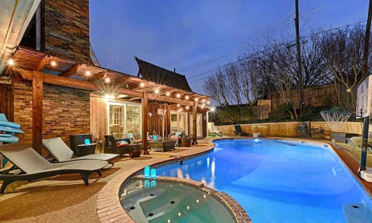 Las Colinas House | 2 Game rooms, Hot tub, Heated Pool, much More!