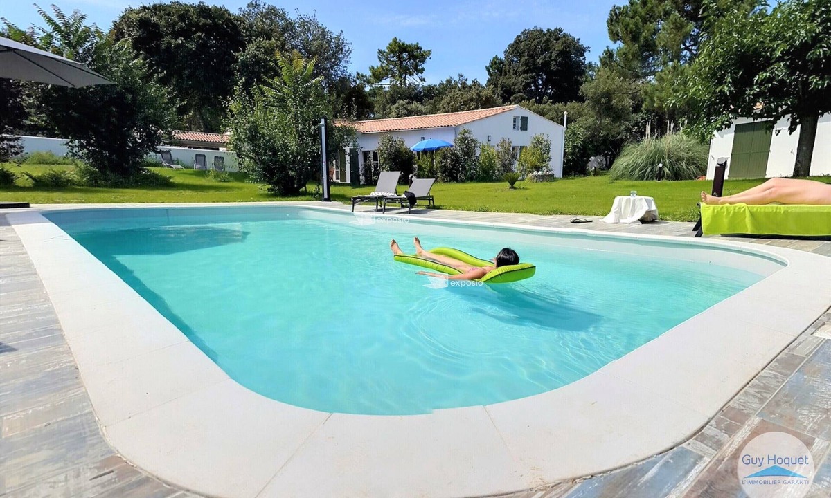 Sainte-Marie-de-Re House | 2 gites in a green setting