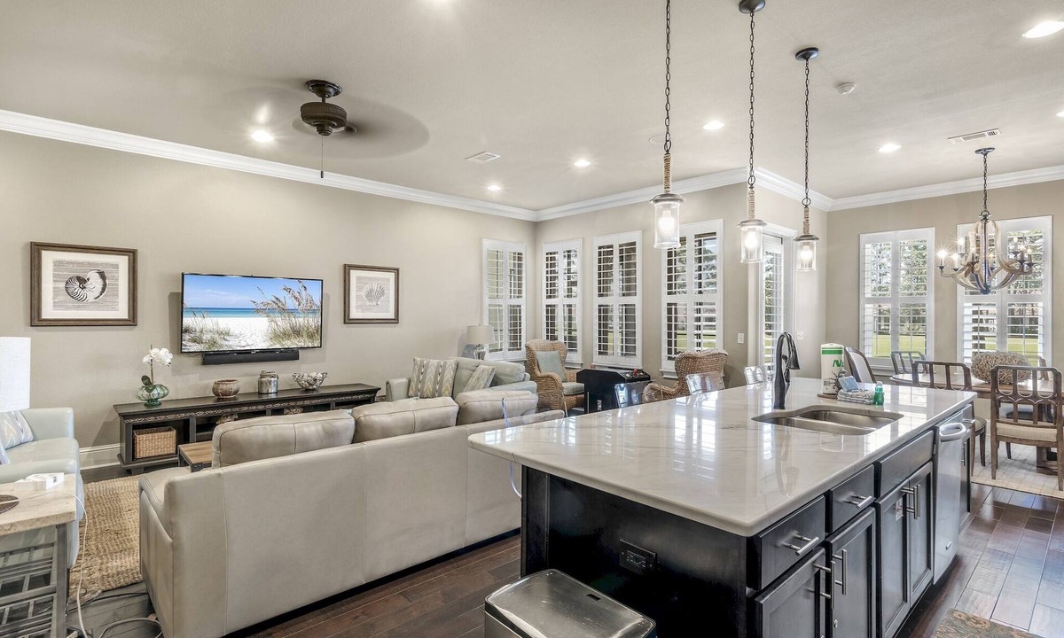 Villa Lago House | 2 Golf Carts ~ Golf Course View ~ Community Pool