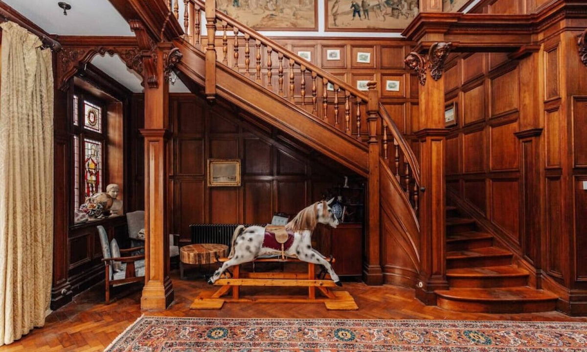 Henley-on-Thames House | 2 Hambleden Place · Waterfront Retreat