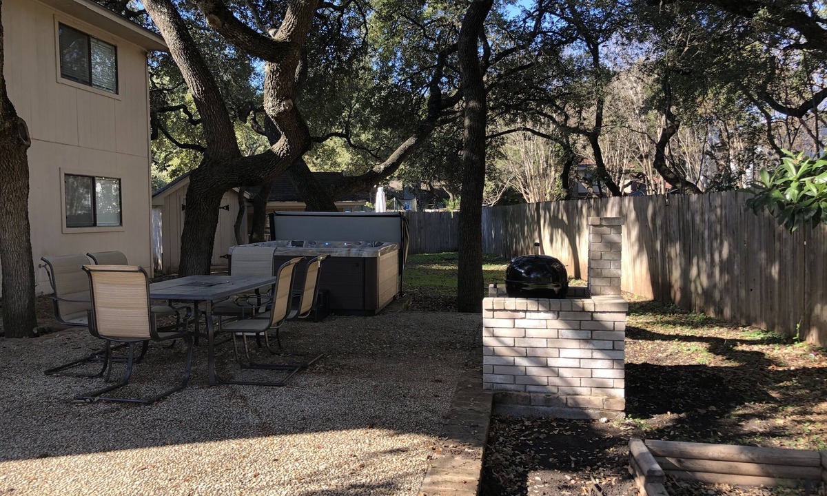 North San Antonio - SAT House | 2 houses great for the whole family! Sleeps up to 19