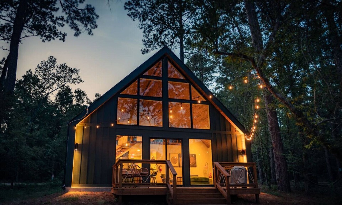 Conroe Cabin | #2 Hummingbird at Lost Forest Cabins