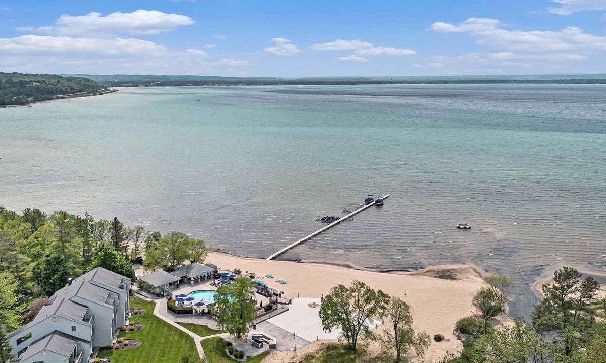 Acme Condo | 2 King BDR with a Loft Golf Course 5569