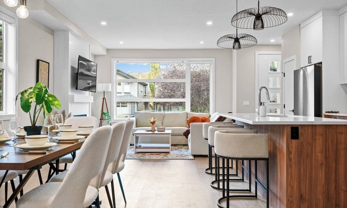 Montgomery House | 2 King Bed | Game Room | Garage | Min to Hospital