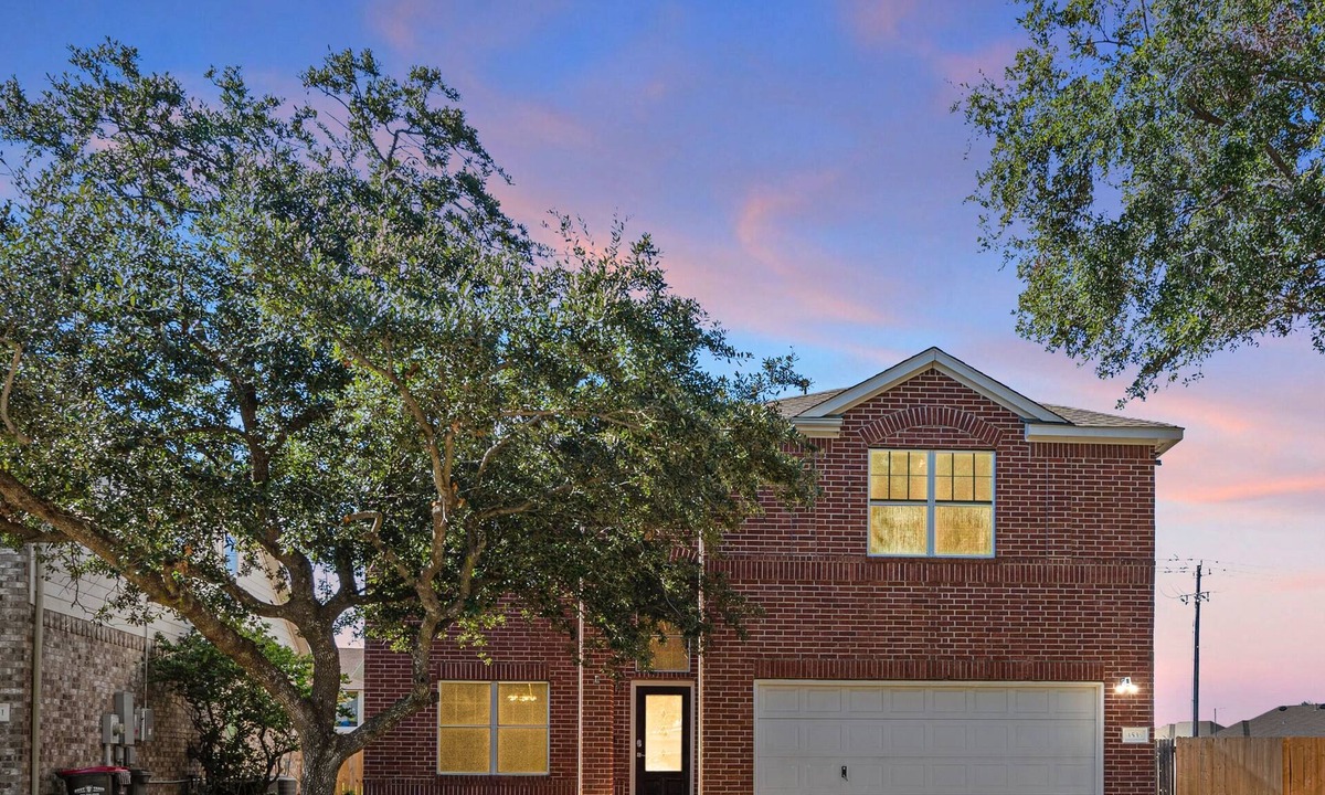 Baytown House | 2 King Beds+Coffee&Ceral Bar+Sleeps 12+W&D