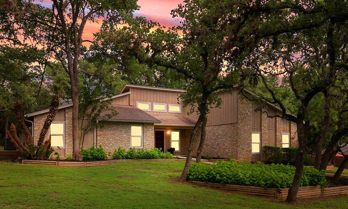 San Marcos House | 2 King Beds in Relaxing Oasis in Texas Hill Country - Free Wi-Fi, Parking, Snack