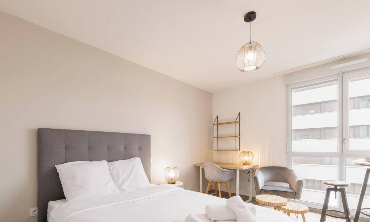 Clermont-Ferrand Apartment | 2 Le Loki - Tramway - Wifi