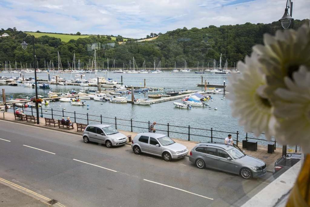 Dartmouth House | 2 Lee Court - Spacious Waterfront Apartment