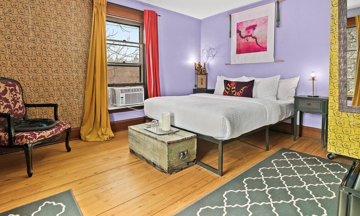 Wolfville Apartment | (2) Locust Suite at Locust & Starr