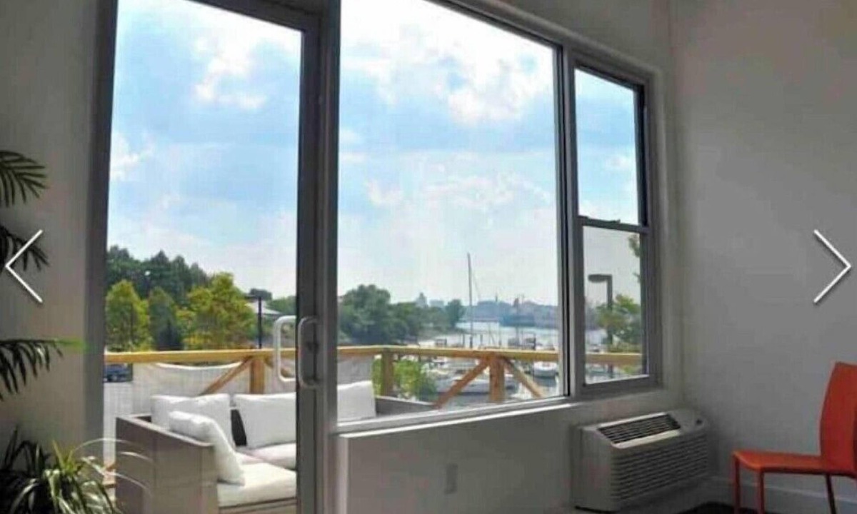 Chelsea Apartment | #2 Loft overlooking marina