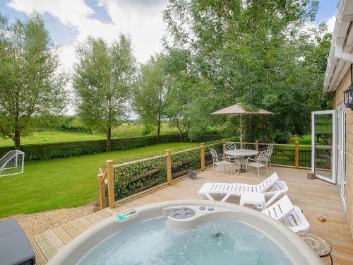 Radstock House | 2 Luckington Stables-W8322