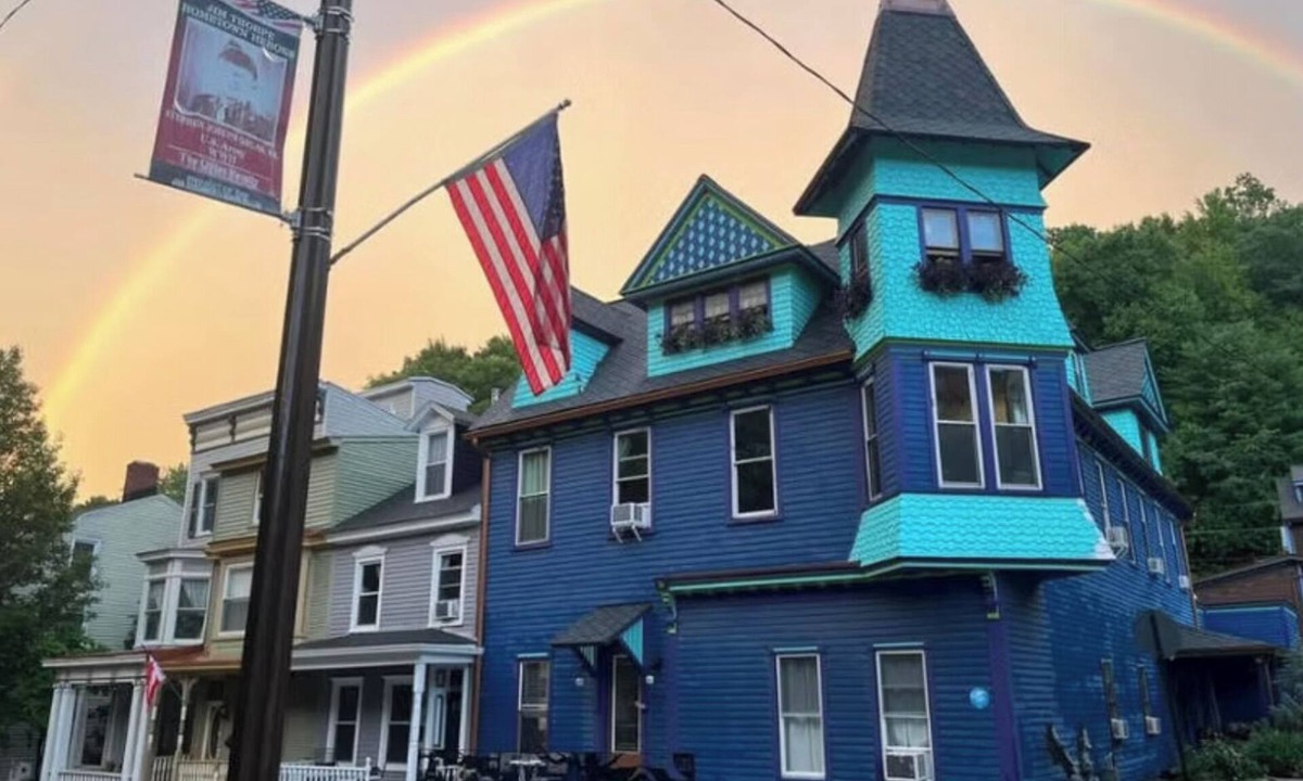 Jim Thorpe Apartment | 2 Master Bedrooms-Kings