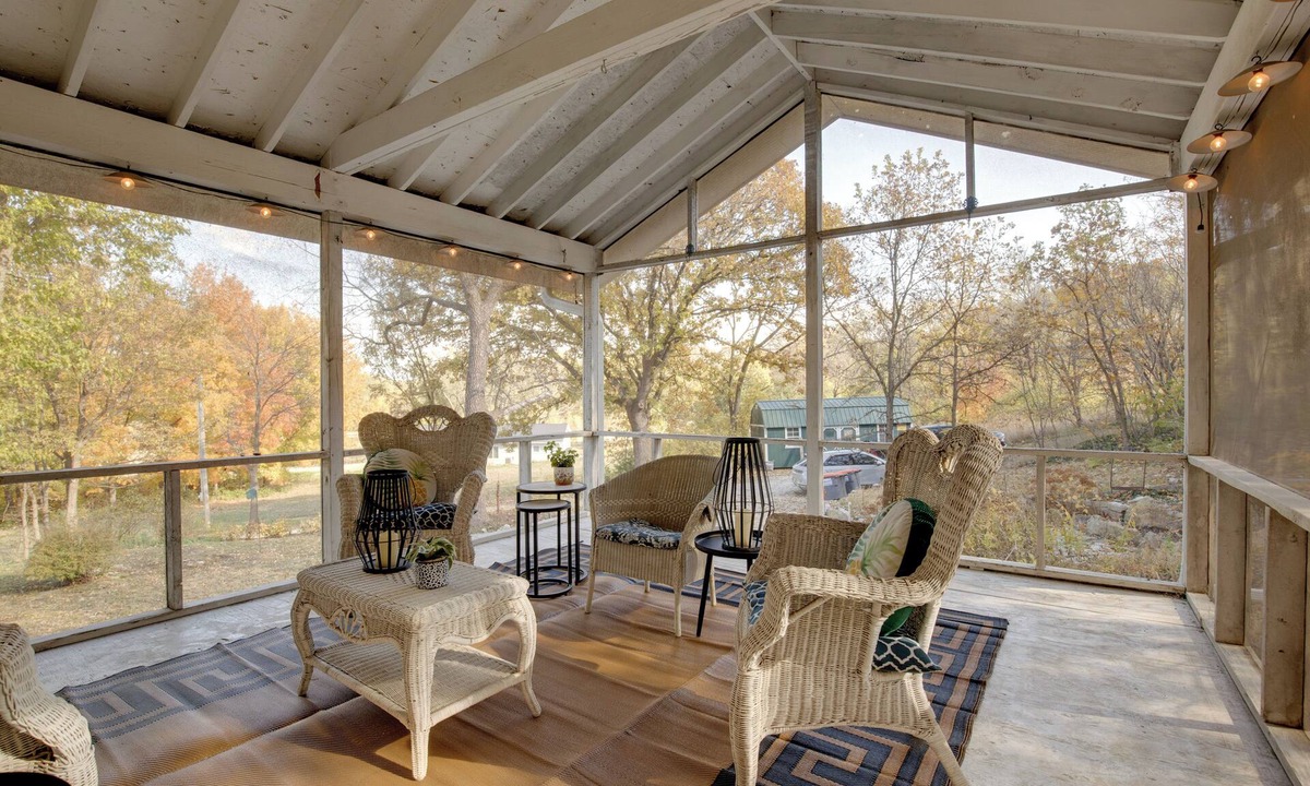 Manhattan Cottage | 2 Mi to Downtown: 4BR Country Home Near K-state
