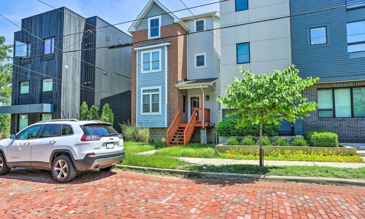 Tremont Cottage | ~ 2 Mi to Downtown - Cozy Cleveland Unit