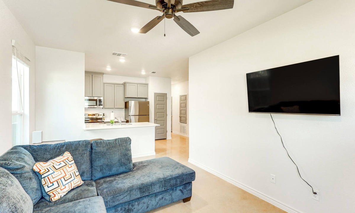 Temple House | 2 Mi to Downtown Temple: Newly Built Townhome!