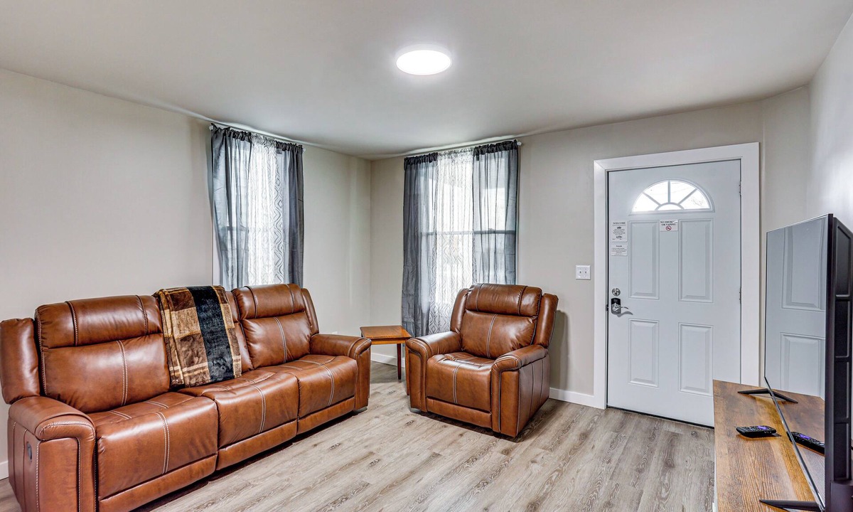 Lemoyne House | 2 Mi to Dtwn Harrisburg! Convenient Duplex