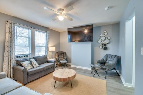 Syracuse Apartment | 2 Mi to Dtwn Syracuse: Cozy Updated Apt!