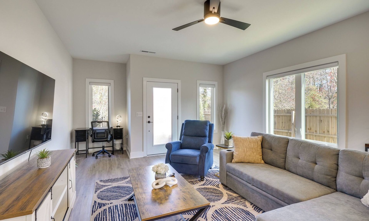 Durham House | 2 Mi to Duke & 3 Mi to Downtown: Durham Townhome