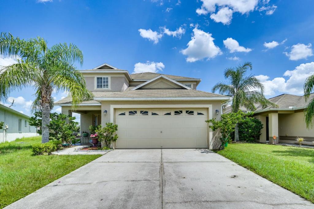 Wesley Chapel South House | 2 Mi to Epperson Lagoon Home with Private Yard
