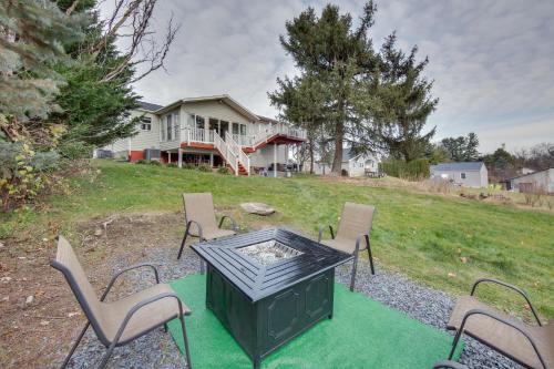 Hummelstown House | 2 Mi to Hersheypark Group Getaway with Deck