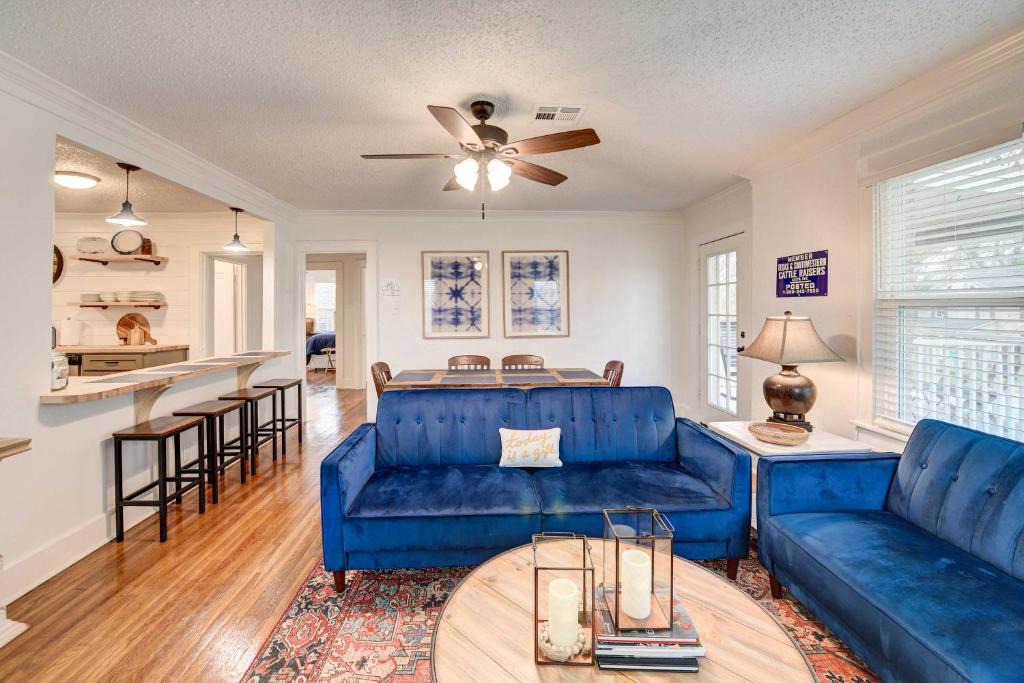 Austin Ave. House | 2 Mi to Magnolia Mkt: Cozy Retreat w/Shared Yard
