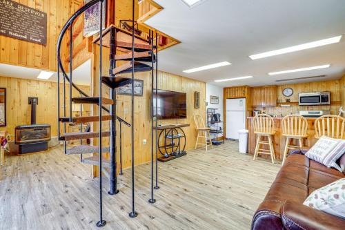 Lander House | 2 Mi to Main Street: Mtn-View Escape in Lander!