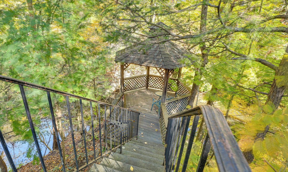 Greenwich Apartment | 2 Mi to NYC Train: Wfh-friendly Greenwich Apt!