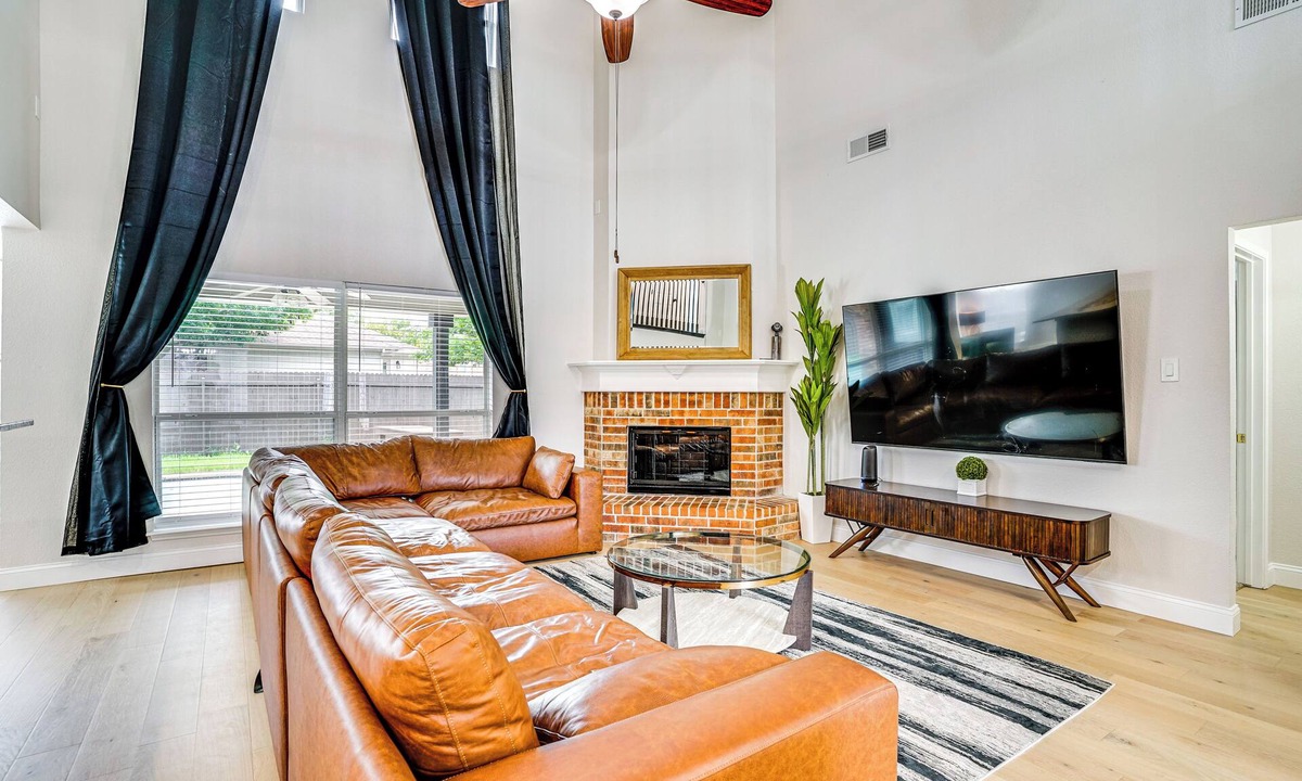 Burleson House | 2 Mi to Old Town: Spacious Burleson Vacation Home