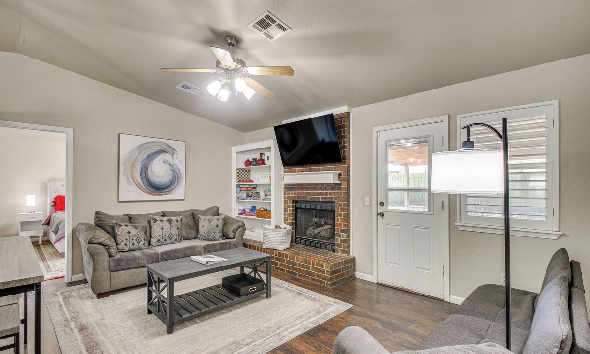 Norman Cottage | 2 Mi to OU: Family-friendly Retreat w/Patio!