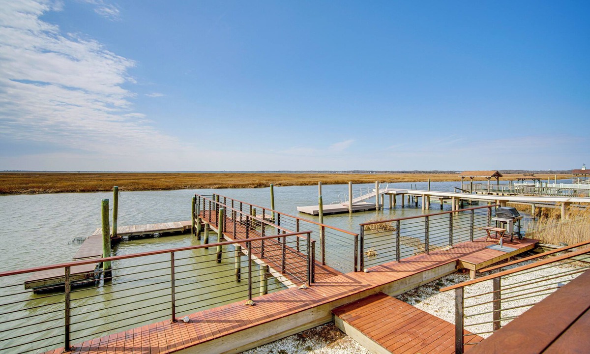 Cape May Court House House | 2 Mi to Stone Harbor Beach: Lovely Bayfront Home
