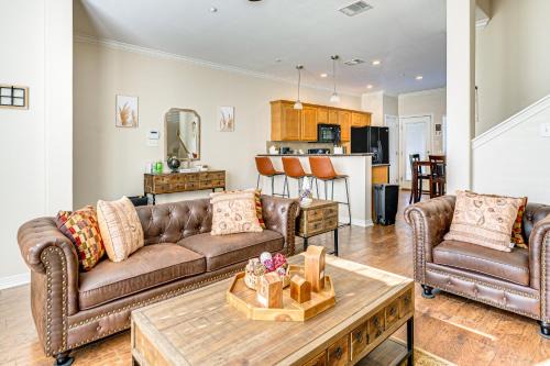 College Station House | 2 Mi to Texas A&M: Unit w/Pool & Hot Tub Access