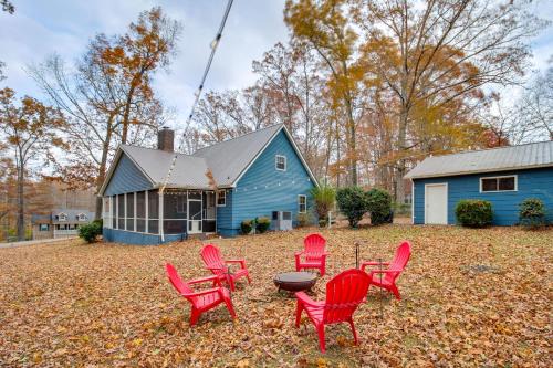 Estill Springs House | 2 Mi to Tims Ford Lake! Cozy Cottage w/Fireplace