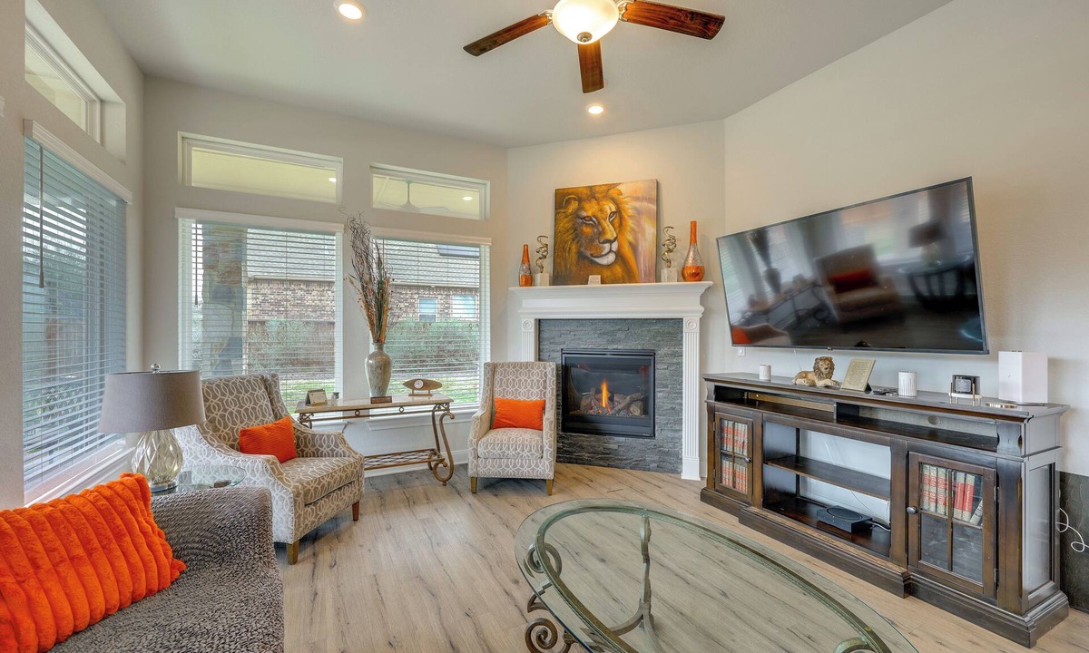 Wetmore House | 2 Mi to TPC San Antonio: Group Getaway w/Theater!