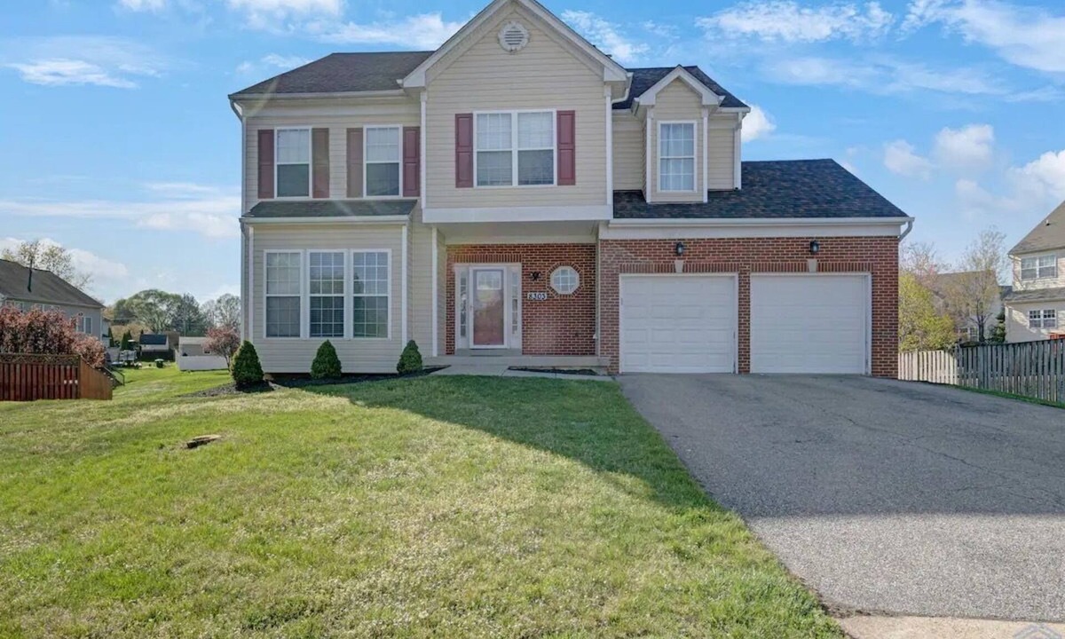 Clinton House | 2 Miles from Downtown Clinton