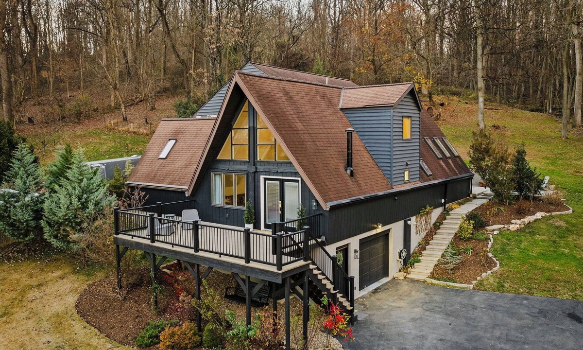 Conestoga House | 2 miles to Pequea Boat Launch, 3 miles to Sickman's Mill Tubing, 10 Miles to Downtown Lancaster