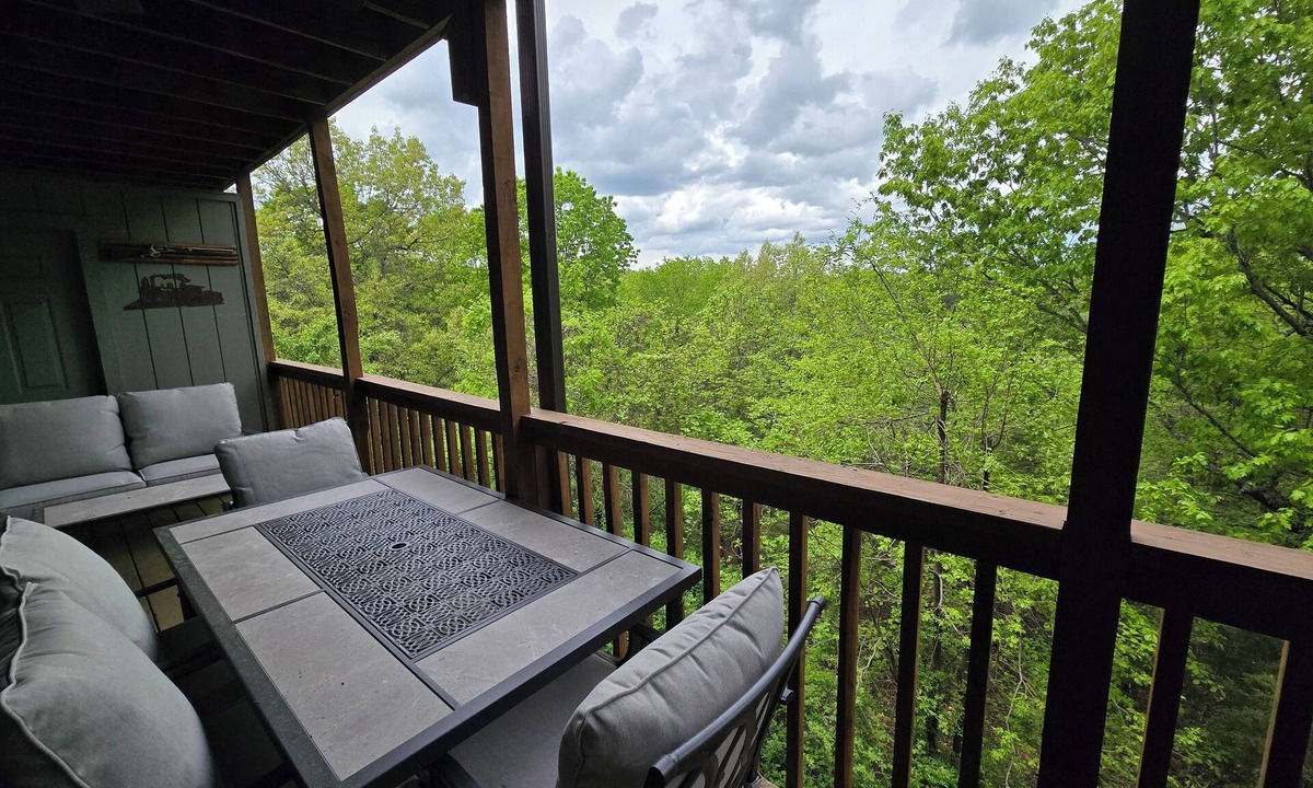 Notch Estates Condo | 2 MILES TO SDC! 2BD 2BA PERFECT LOACTION, BOOK NOW BEFORE IT'S TO LATE!