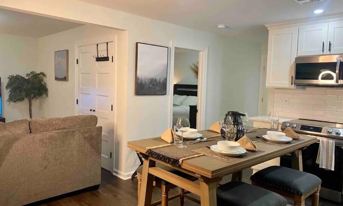 Huntington Station Apartment | 2 min away from train station