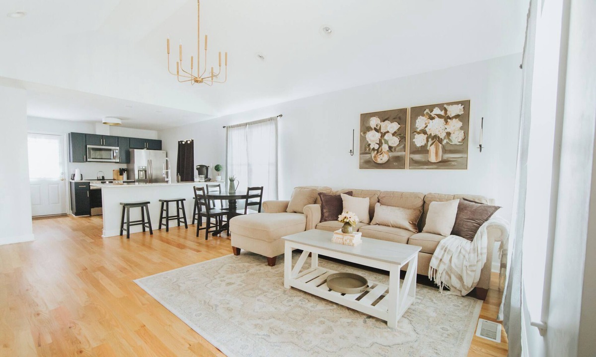 Downtown House | 2 Min Ride to Downtown, Stylish Spacious 3 BR Home