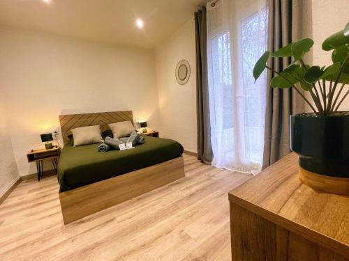 Les Remparts Apartment | 2 min Rois de majorque, Netflix, air conditioning