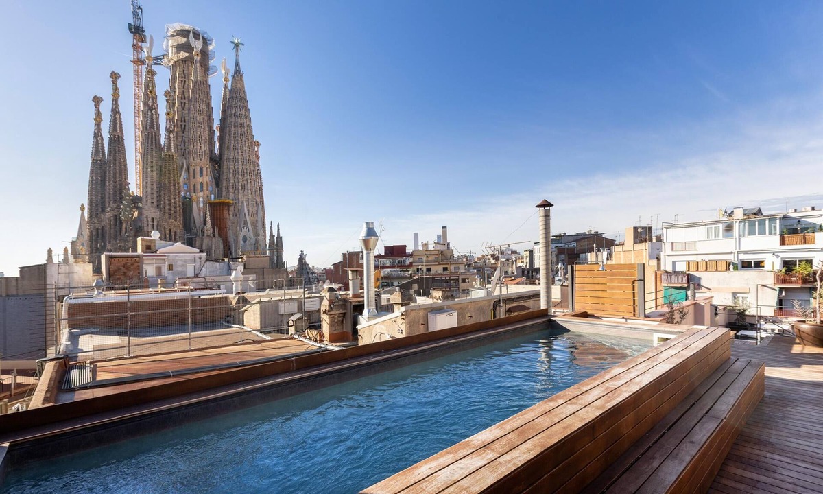 el Camp d'en Grassot i Gracia Nova Apartment | 2 minutes from the Sagrada Familia with community pool