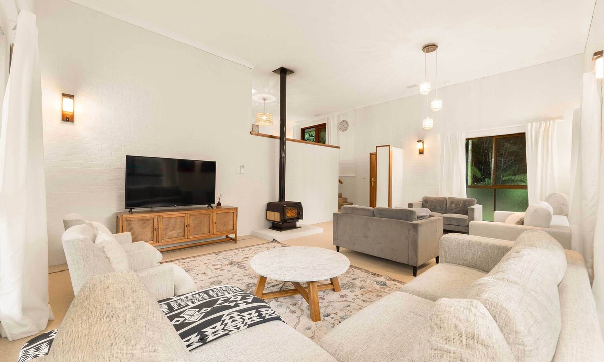 Springbrook House | 2 Minutes Walk to Waterfall.