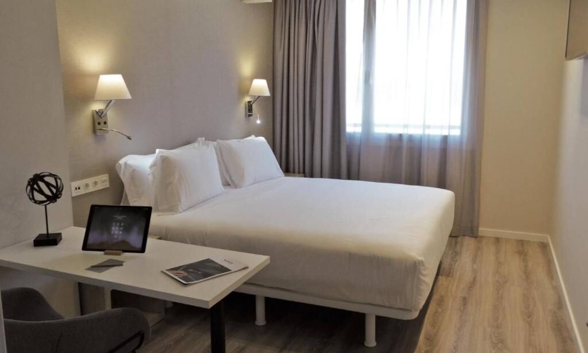 Castanos Hotel | 2 Modern Units | Ideal for Long Stays Near Guggenheim Museum