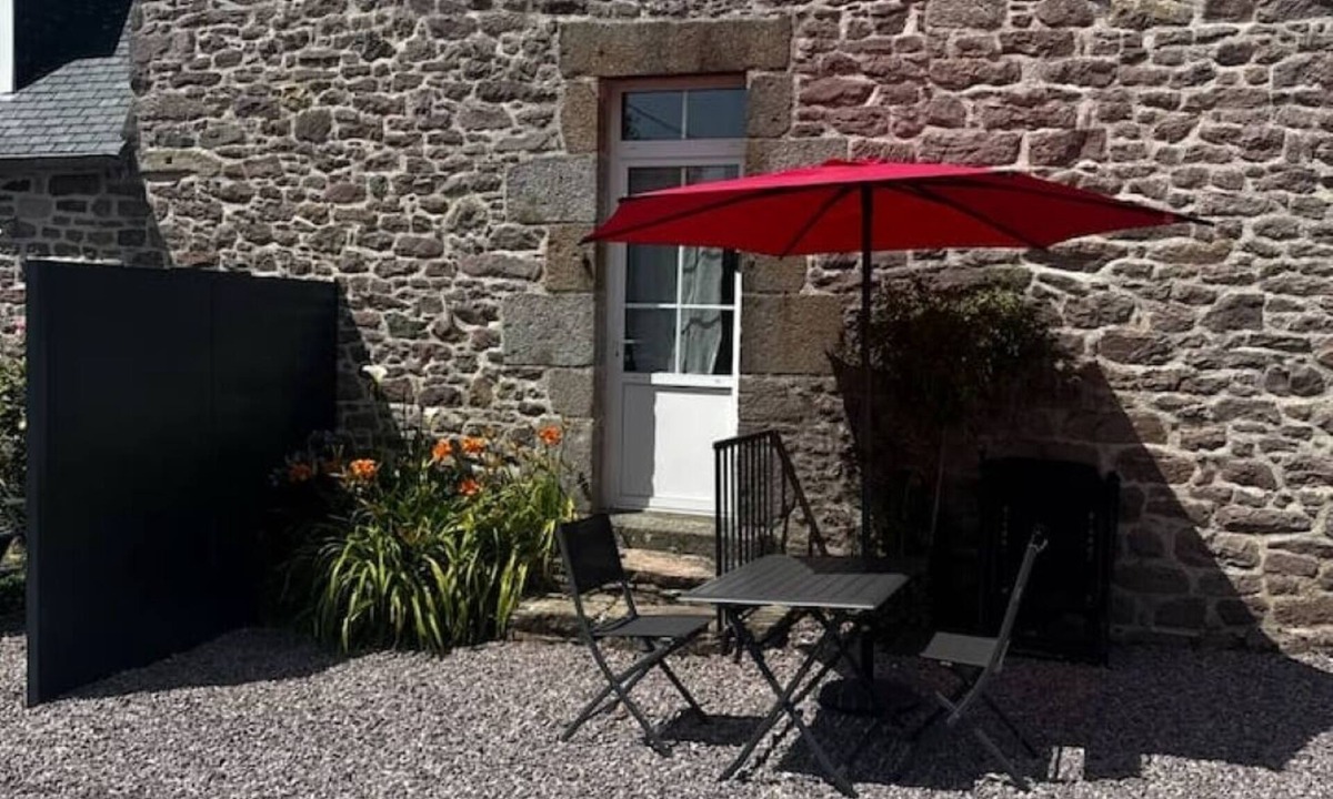 Pleherel-Plage-Vieux-Bourg Apartment | 2 pers. 2 mins from beaches by car