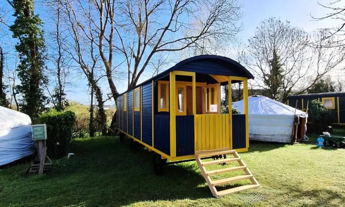 Saint-Benoit-des-Ondes Cabin | 2-person caravan