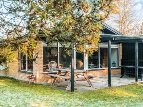 Skaven Strand House | 2 person holiday home in Tarm