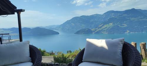 Beckenried Apartment | 2 Personen, Seesicht, ruhig, Balkon, Gartensitzplatz