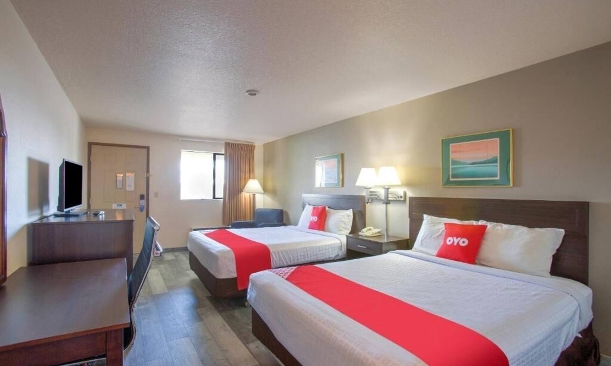Woodland Hotel | 2 Pet-Friendly Rooms Near Horseshoe Lake Park – 0.7mi