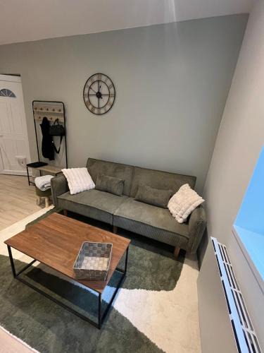 Montlucon Apartment | 2 pièces avec jardin