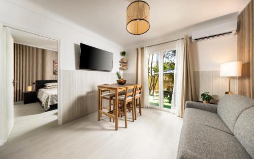 La Celle-sous-Gouzon Apartment | 2 Pièces Bord de Mer avec Jardin